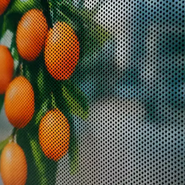 Schaufenster Lochfolie mit eigenem Motiv - Master